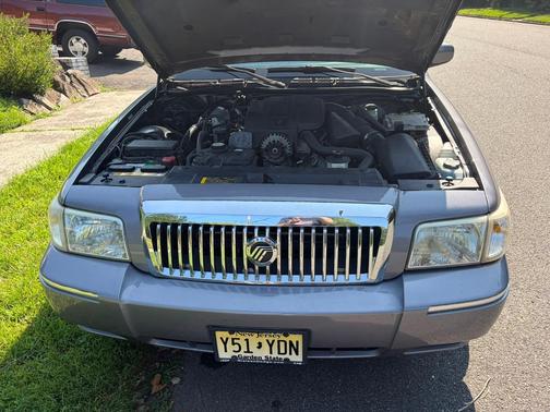 Gray 2006 Mercury Grand Marquis GS