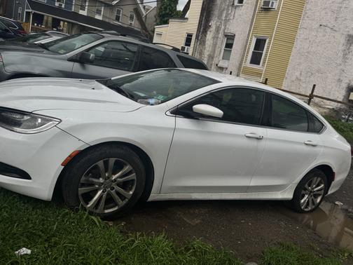 2017 Chrysler 200 LX
