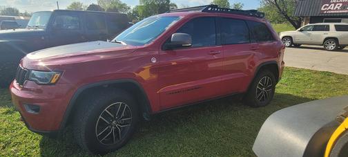 Red 2017 Jeep Grand Cherokee Trailhawk