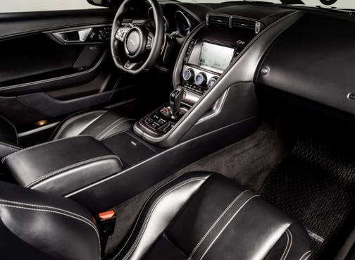 Photo 4 of 4 of 2015 Jaguar F-TYPE R