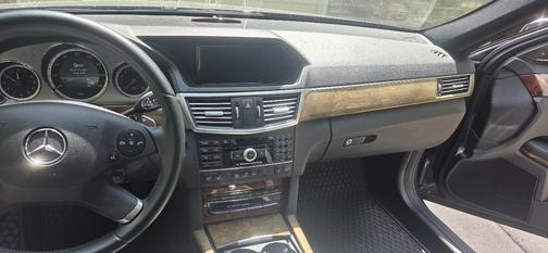 Gray 2011 Mercedes-Benz E-Class E 550 4MATIC