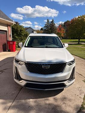 White 2021 Cadillac XT6 Premium Luxury AWD