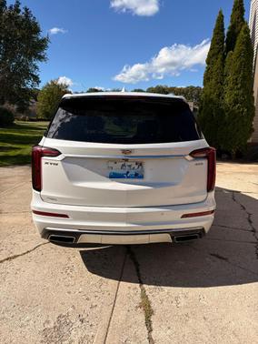 White 2021 Cadillac XT6 Premium Luxury AWD