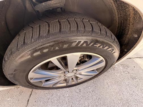 White 2021 Cadillac XT6 Premium Luxury AWD