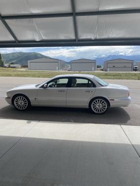 White 2006 Jaguar XJR Base