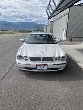 White 2006 Jaguar XJR Base