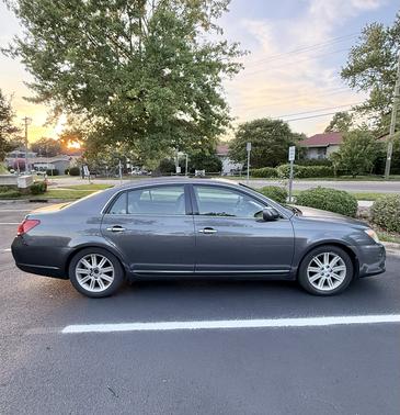 Gray 2009 Toyota Avalon Limited
