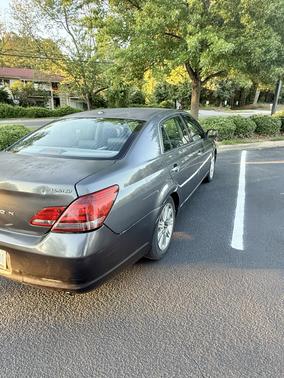 Gray 2009 Toyota Avalon Limited