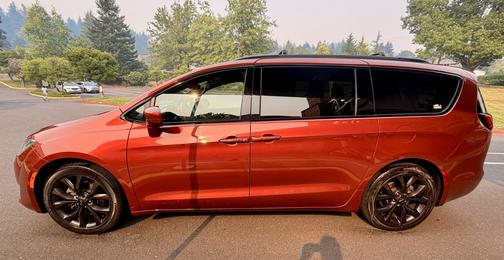 Orange 2018 Chrysler Pacifica Touring-L