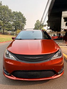 Orange 2018 Chrysler Pacifica Touring-L