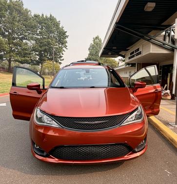 Orange 2018 Chrysler Pacifica Touring-L