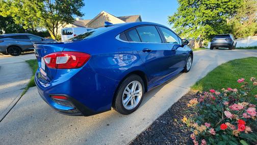 Blue 2017 Chevrolet Cruze LT