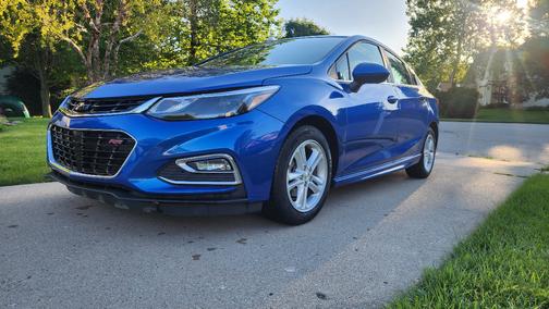Blue 2017 Chevrolet Cruze LT