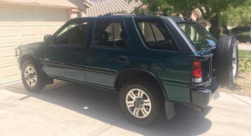Green 1997 Isuzu Rodeo S