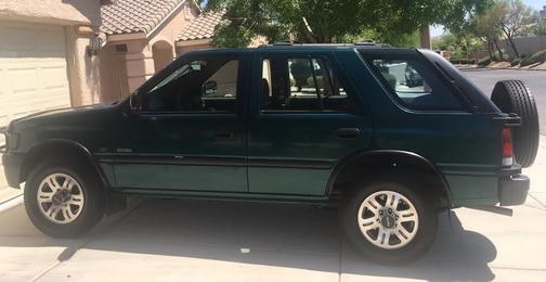 Green 1997 Isuzu Rodeo S