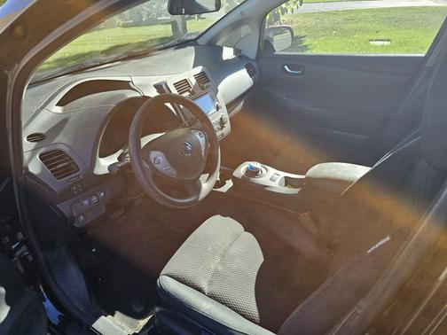 2016 Nissan Leaf S