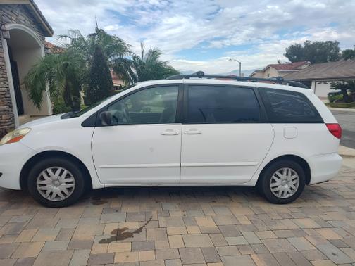 2010 Toyota Sienna CE