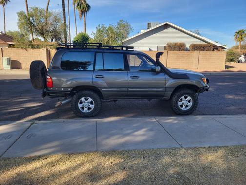 2000 Toyota Land Cruiser Base
