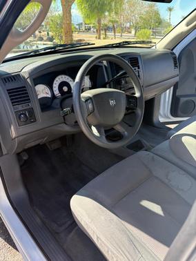 White 2005 Dodge Dakota ST Club Cab