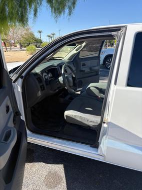 White 2005 Dodge Dakota ST Club Cab