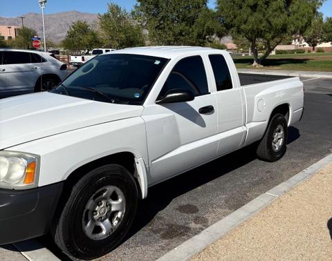 White 2005 Dodge Dakota ST Club Cab