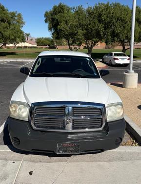 White 2005 Dodge Dakota ST Club Cab