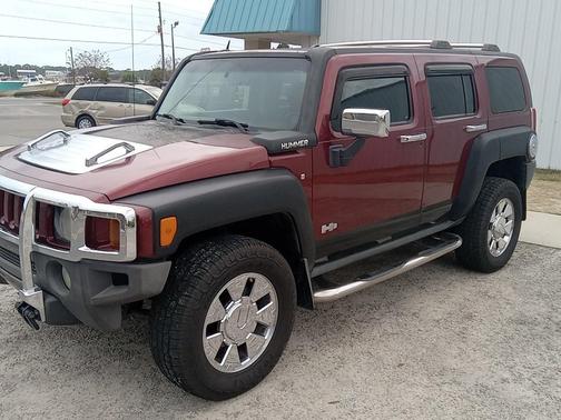 Red 2007 Hummer H3 Base