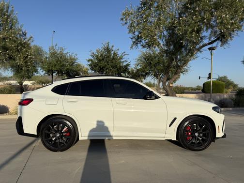 2023 BMW X4 M40i