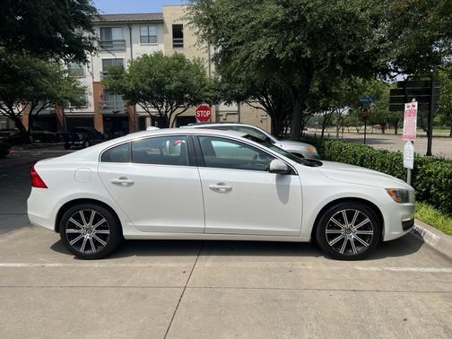 White 2017 Volvo S60 Inscription T5