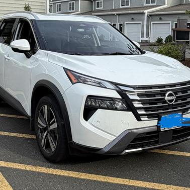White 2024 Nissan Rogue SL