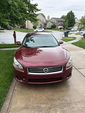 Red 2013 Nissan Maxima SV