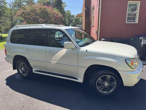 2004 Lexus LX 470 Base