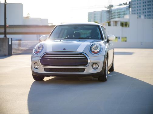 Silver 2015 MINI Hardtop Cooper