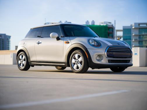 Silver 2015 MINI Hardtop Cooper