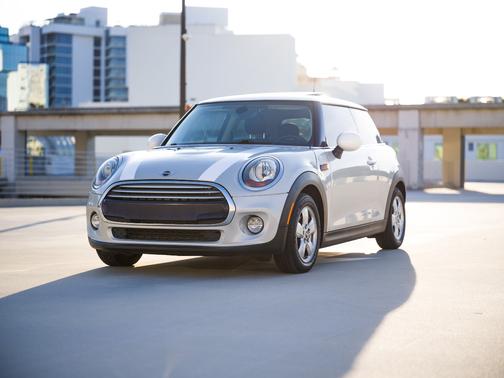 Silver 2015 MINI Hardtop Cooper