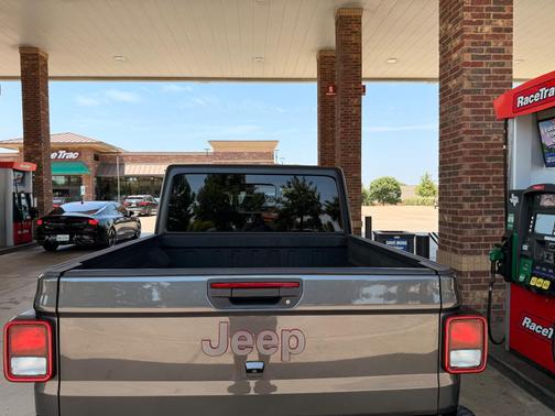 Gray 2023 Jeep Gladiator Rubicon