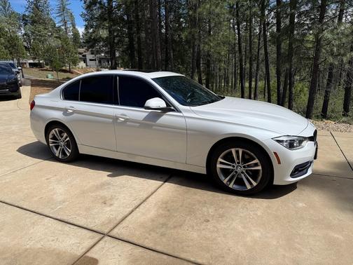 2017 BMW 330 i