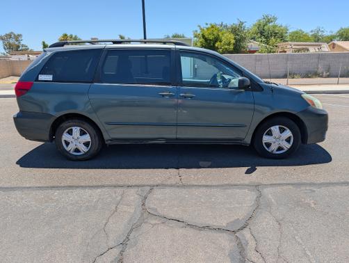 2004 Toyota Sienna CE