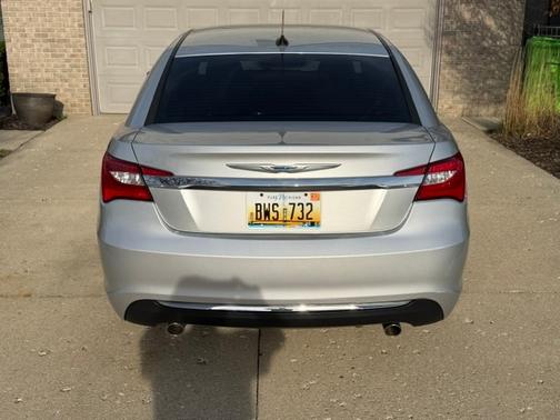 Silver 2011 Chrysler 200 Limited
