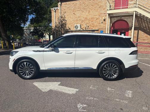 White 2020 Lincoln Aviator Reserve AWD