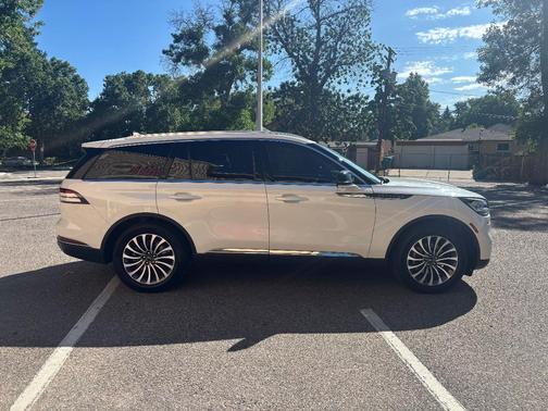 White 2020 Lincoln Aviator Reserve AWD