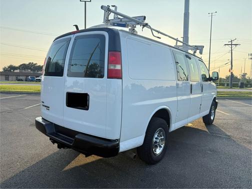 2011 Chevrolet Express 2500 Work Van