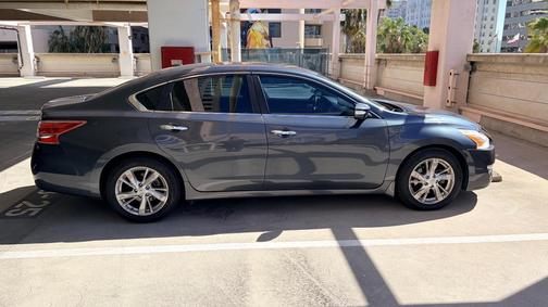 Blue 2013 Nissan Altima 2.5 SV