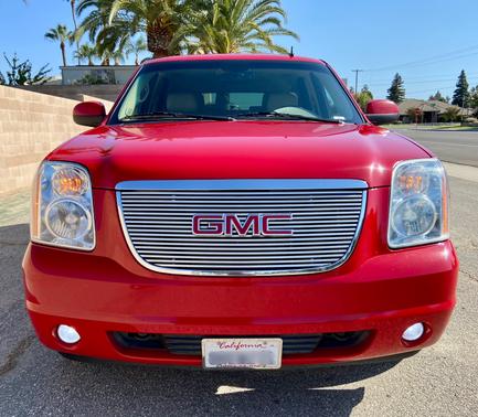 Red 2011 GMC Yukon SLT