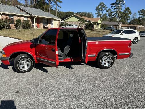 1999 Chevrolet S-10 LS Extended Cab
