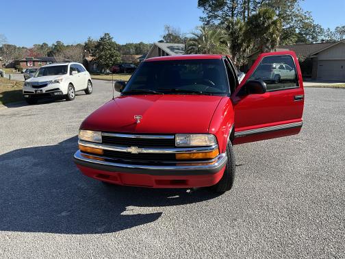 1999 Chevrolet S-10 LS Extended Cab