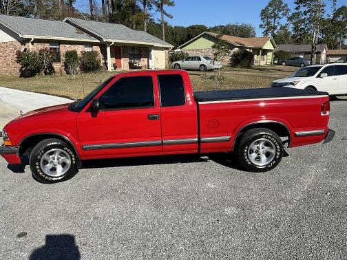 1999 Chevrolet S-10 LS Extended Cab