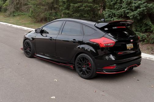 Black 2017 Ford Focus ST Base