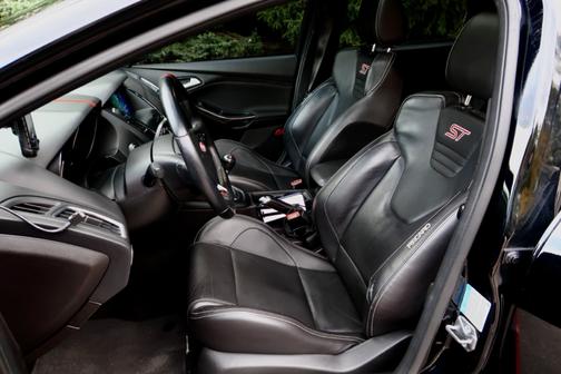 Black 2017 Ford Focus ST Base