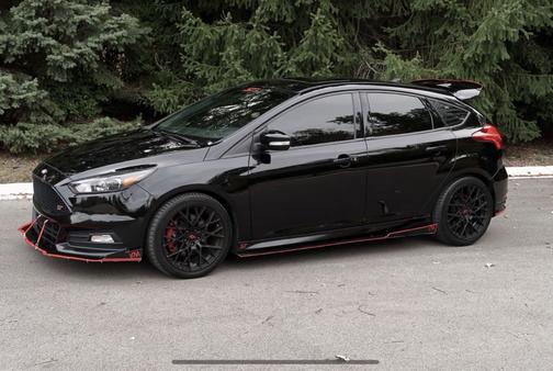Black 2017 Ford Focus ST Base